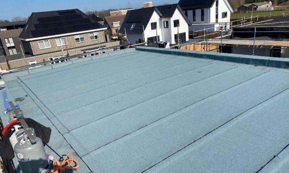 Nieuw dak in Stramproy laten aanleggen Geheel nieuw plat dak aangelegd